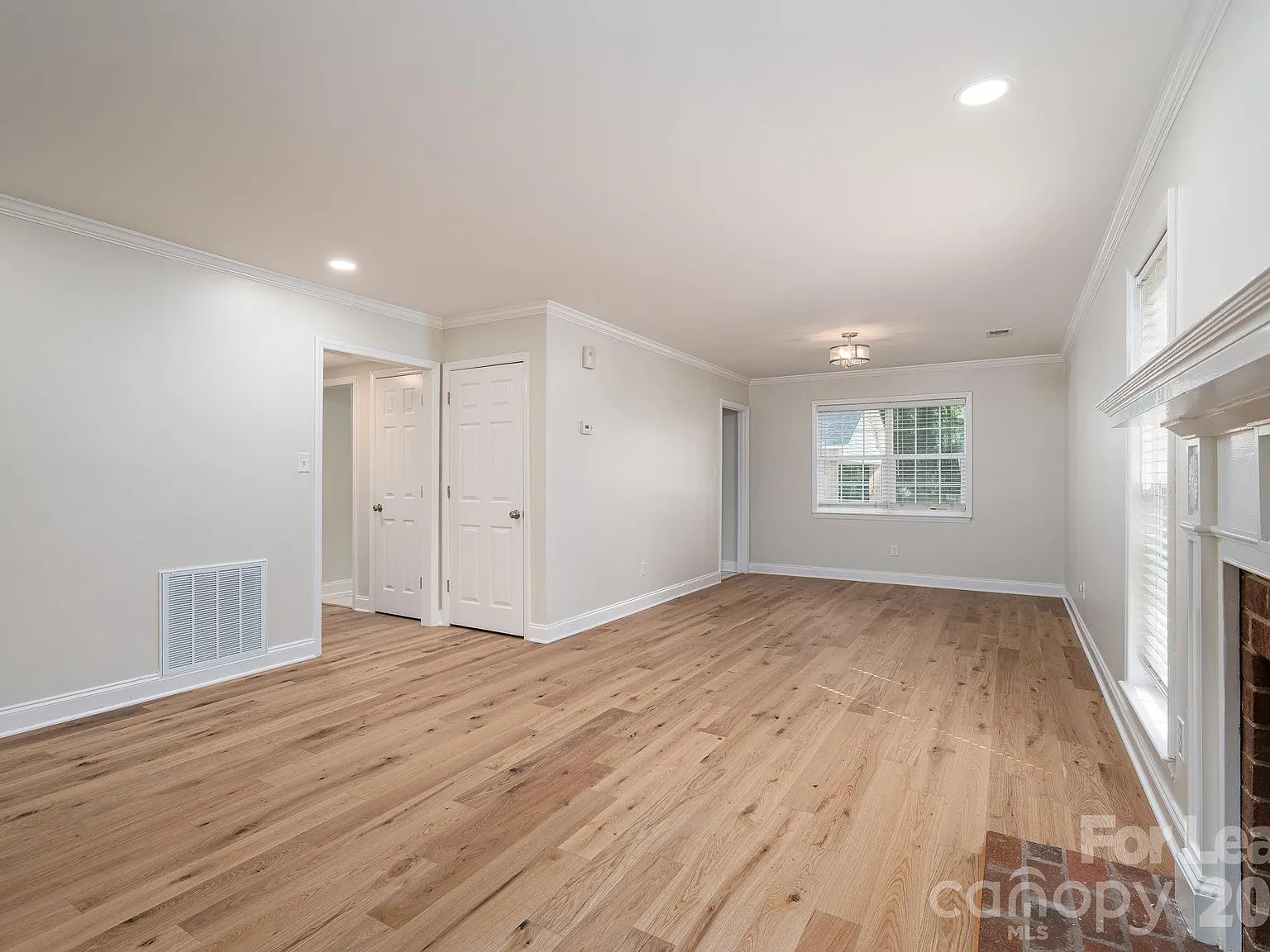 3 bed, 3.0 bath, 1620 sqft, $2,250 — Photo 4