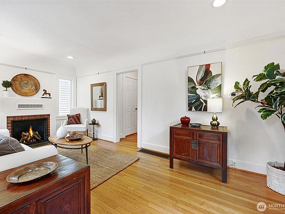 2nd image of 7049 Ravenna Avenue NE #B