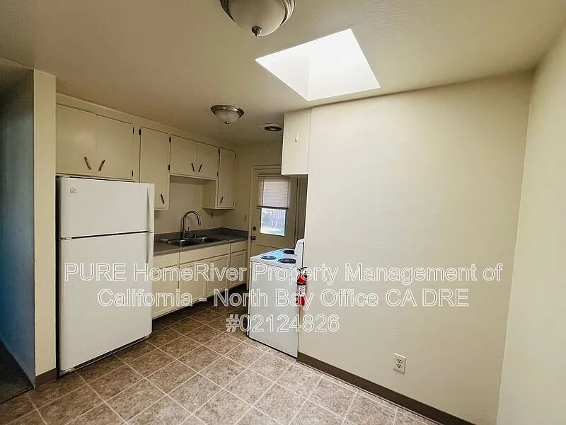 2 bed, 1.0 bath, $1,850 — Photo 2