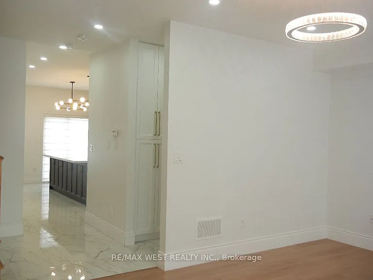 12 Waterstone Way — Photo 19