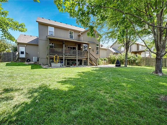 3rd image of 826 Trailway Dr