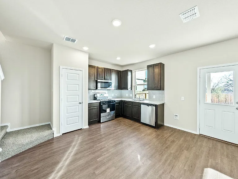 5118 Sandstone Way — Photo 12