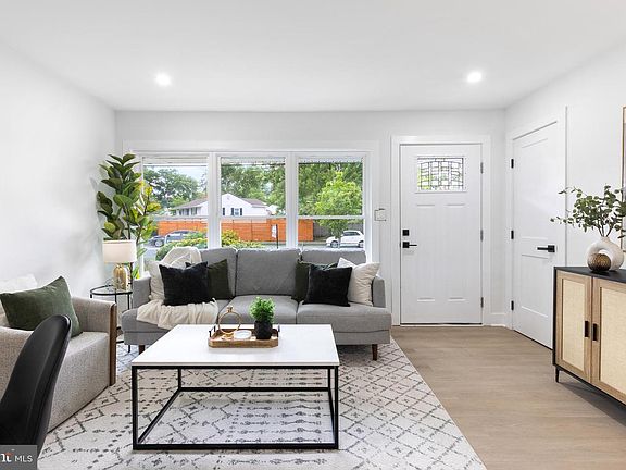 4th image of 5505 Barker Pl