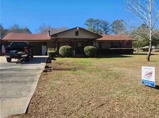 70 Hickory Cir, Carrollton, GA 30116