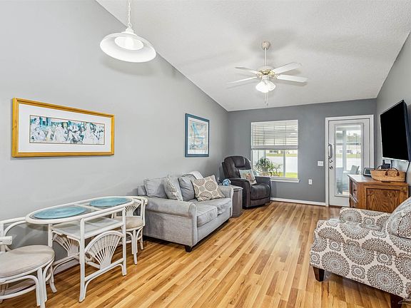 3rd image of 9743 Cobblebrook Dr