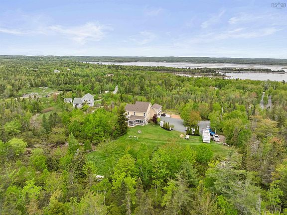 4th image of 1021 Bissett Rd