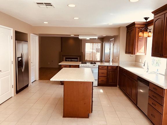 2nd image of 2004 Canyon Breeze Dr