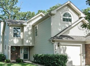 729 Shady Oaks Ct, Elgin, IL 60120