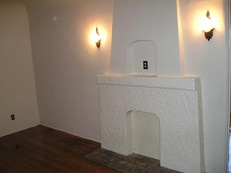 8616 W Olympic Blvd — Photo 4