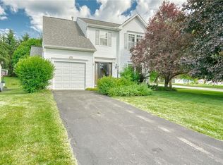 2 Cornflower Dr, North Chili, NY 14514