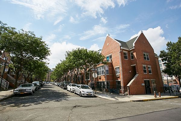 1st image of 65 Stanwix St #1