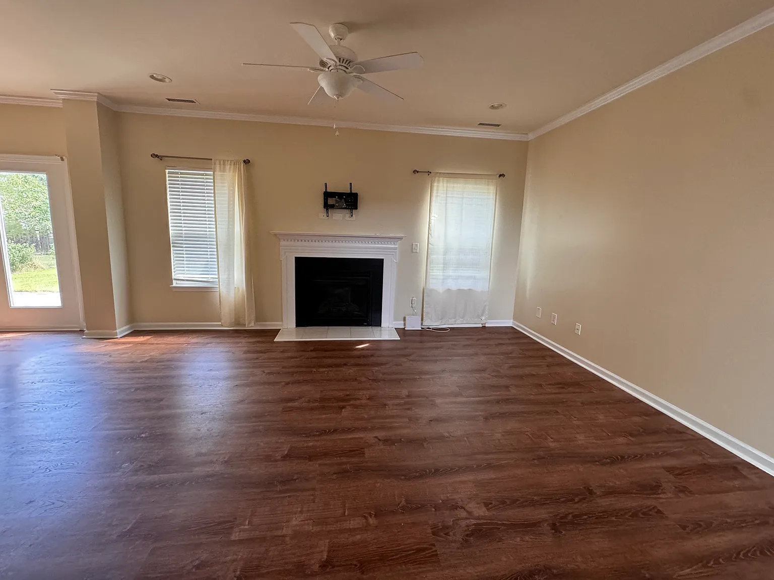 131 Windrush Ln — Photo 3