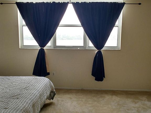 2nd image of 1075 NE Miami Gardens Dr APT 711W