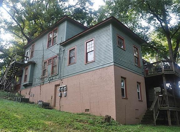2nd image of 118 Crafton St APT B