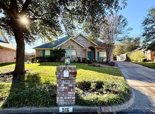516 Meadow Mountain Dr, Woodway, TX 76712