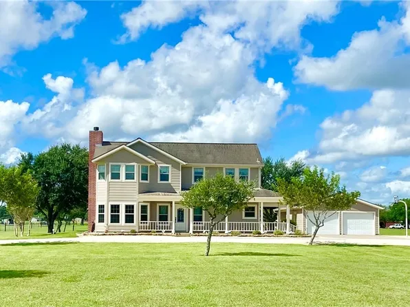 146 County Road 3011, Edna, TX 77957