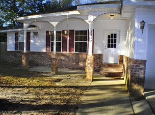 8492 Randall Dr, Navarre, FL 32566