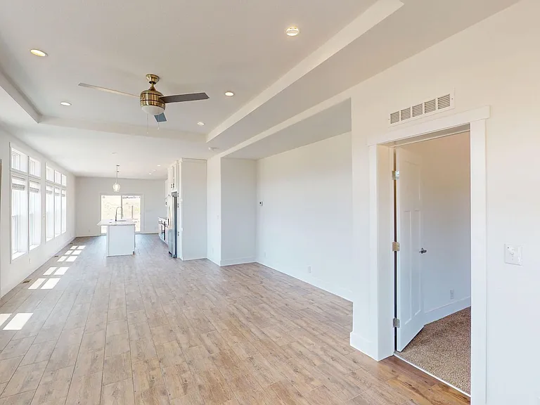 2070 Starbuck Ln — Photo 14