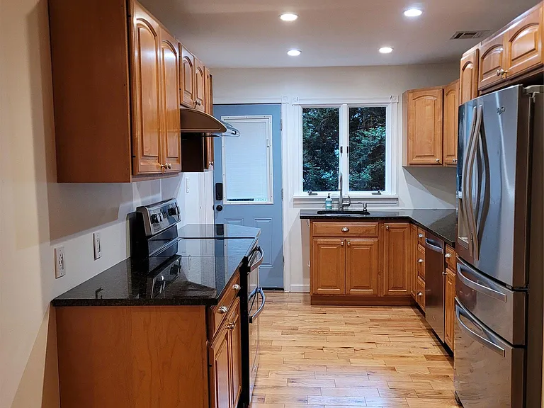 Apricot Rd — Photo 6