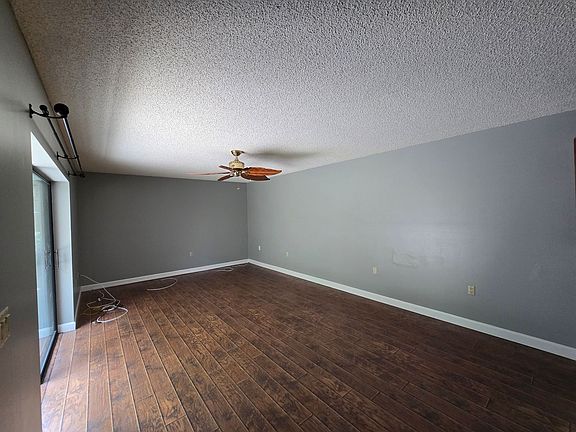 3rd image of 320 E Waverly Pl APT 7C