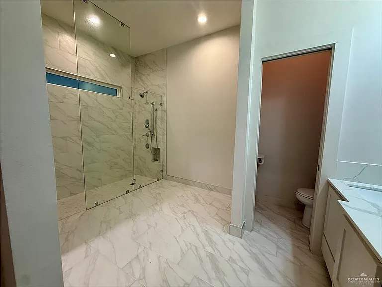 3403 Lago Washington — Photo 9