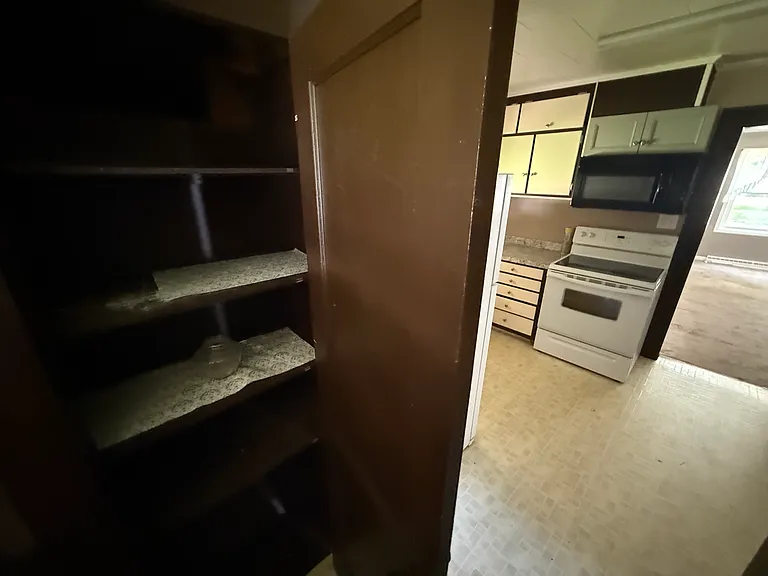 1130 N Main St — Photo 5