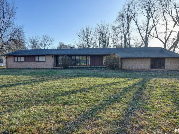 1604 Fairview St, Taylorville, IL 62568