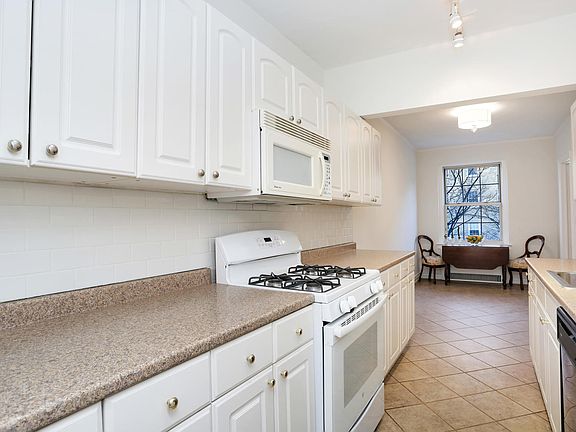 5th image of 21 N Chatsworth Ave APT 4D