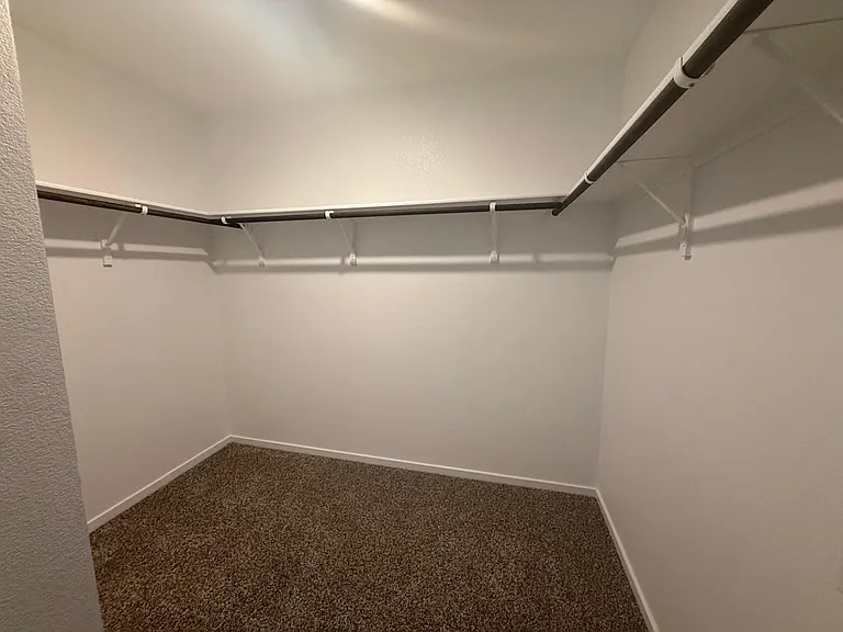 305 Randall Pl — Photo 9