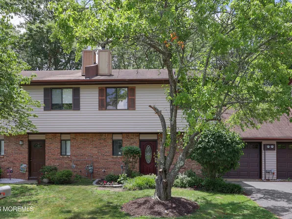 7 Wren Way, Howell, NJ 07731