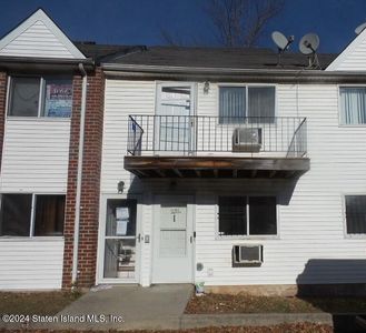 231 Maple Pkwy, Staten Island, NY, 10303