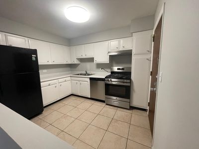 10369 Dearlove Rd APT 2J, Glenview, IL, 60025