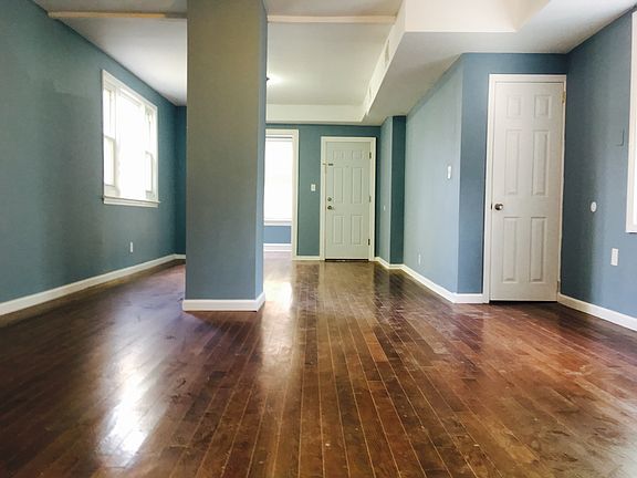 2nd image of 141 Clendenny Ave #1