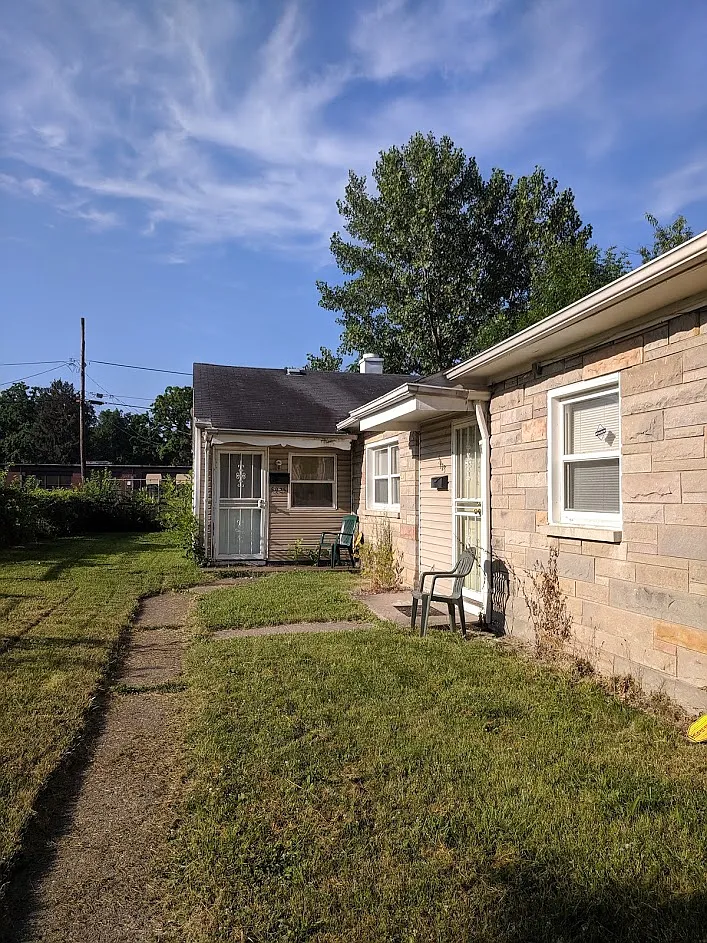 2 bed, 816 sqft, $950 — Photo 1