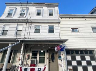 143 S Locust St, Mount Carmel, PA 17851