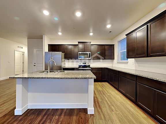 3rd image of 10613 138th St E