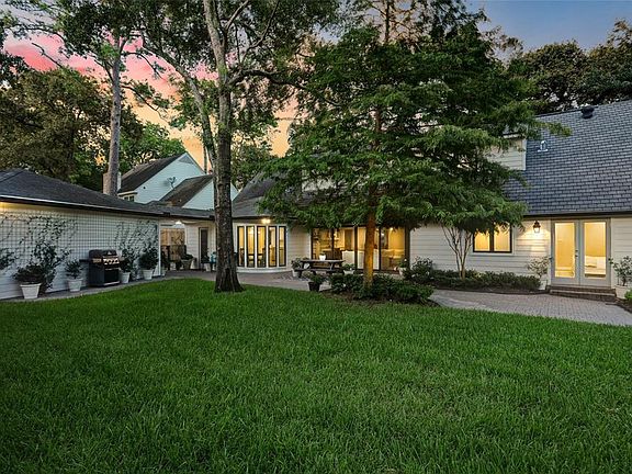 3rd image of 14451 Twisted Oak Ln