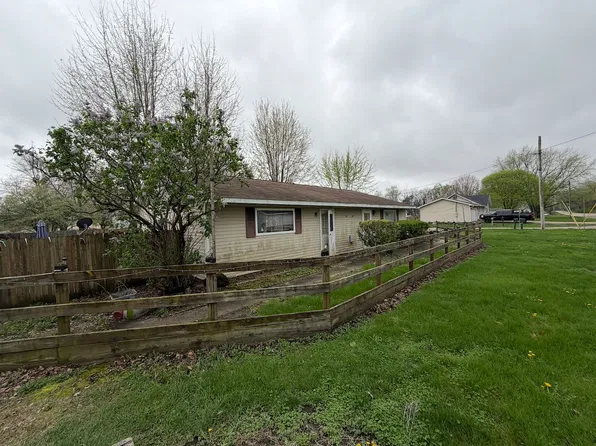 103 W Bacon St, Amboy, IL 61310