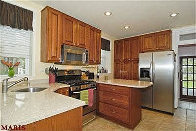 5th image of 7059 Pernod Ave