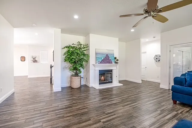 5806 W Sunnyview Ave — Photo 8