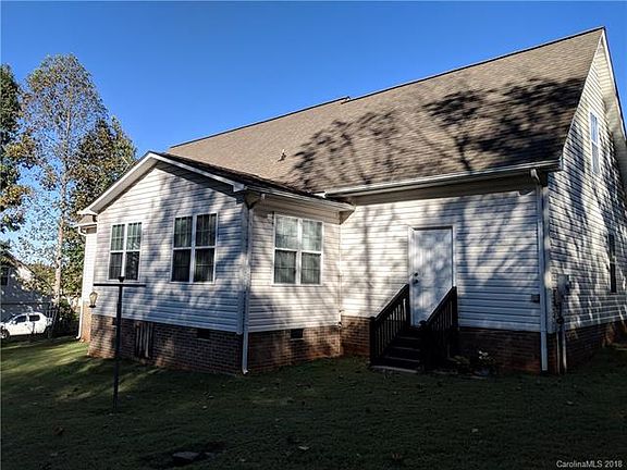 3rd image of 137 Deer Haven Dr