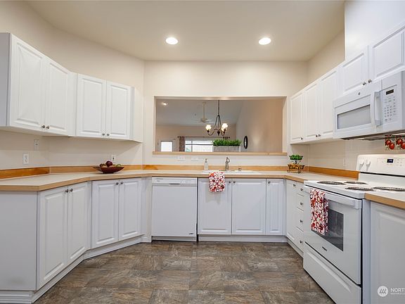 3rd image of 6106 Nathan Way SE #B