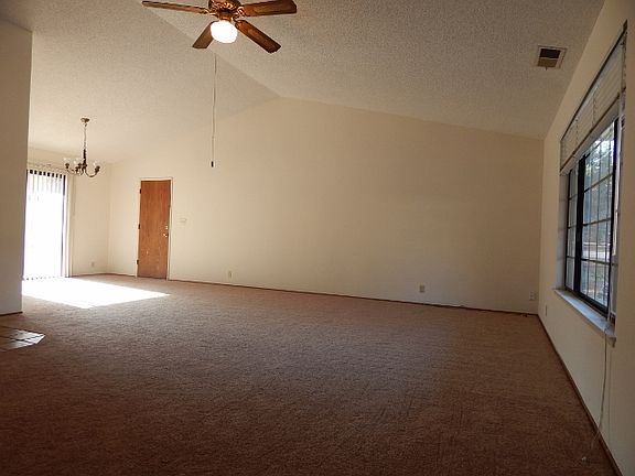 5th image of 2927 Royal Park Dr