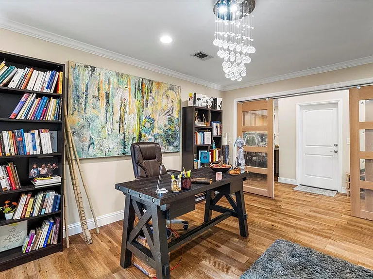 1055 W McKinley Ave — Photo 13