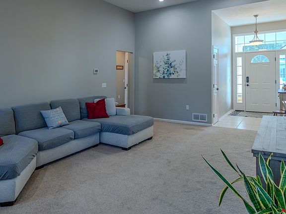 5th image of 6443 Gabrielle Dr