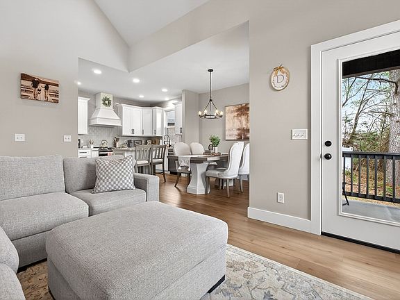 5th image of 203 Beckam Way