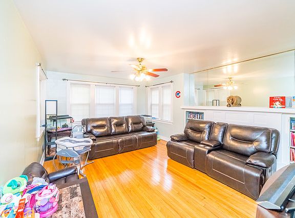 5th image of 6247 N Artesian Ave