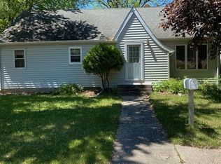 930 4th St S, Saint James, MN 56081