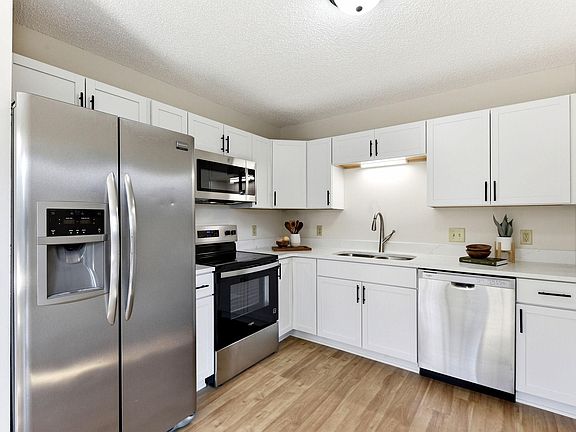 4th image of 4233 Braddock Trl