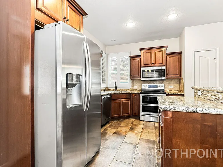 14156 Shadow Bay Dr — Photo 9